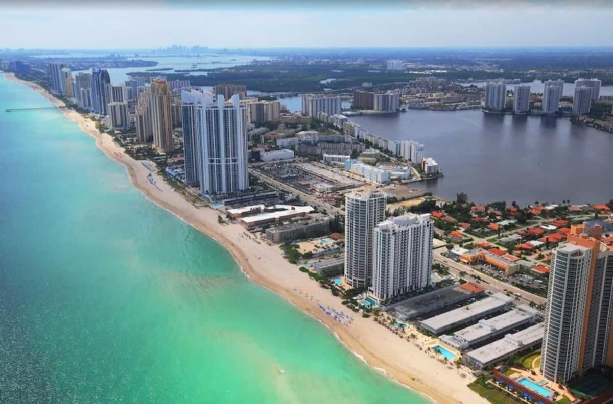 Beachfront Resort Pool Ocean View Balcony ميامي بيتش المظهر الخارجي الصورة