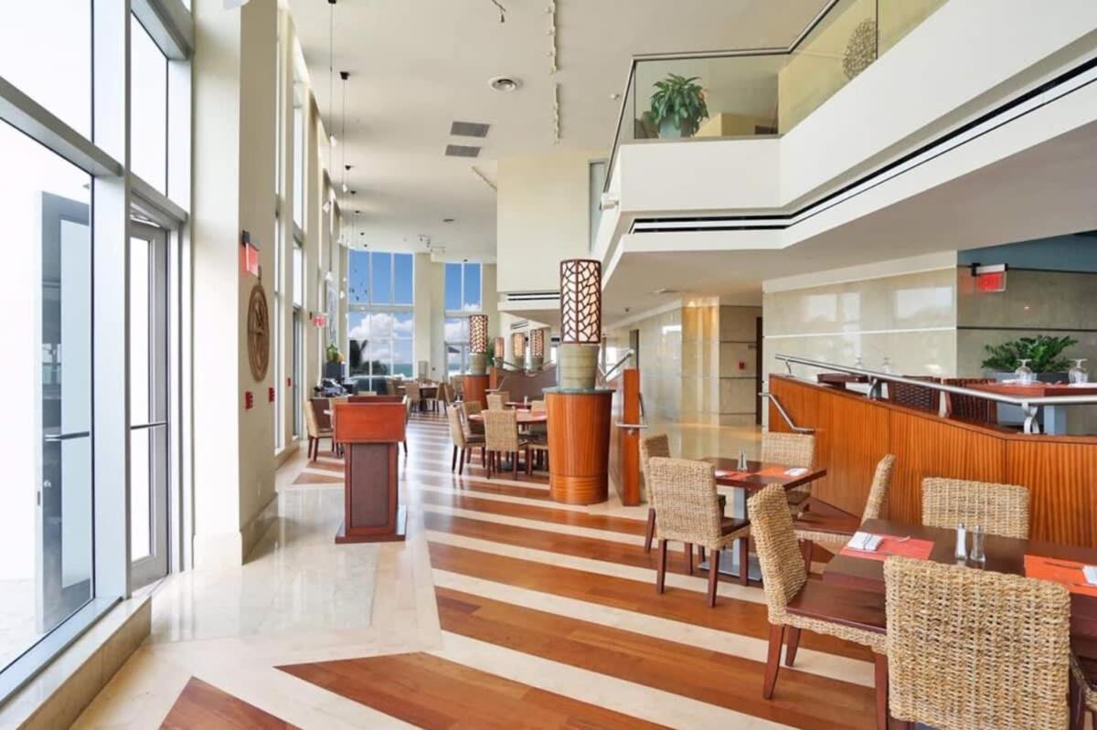 Beachfront Resort Pool Ocean View Balcony ميامي بيتش المظهر الخارجي الصورة