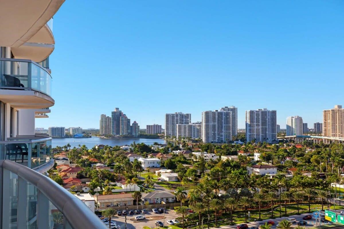 Beachfront Resort Pool Ocean View Balcony ميامي بيتش المظهر الخارجي الصورة