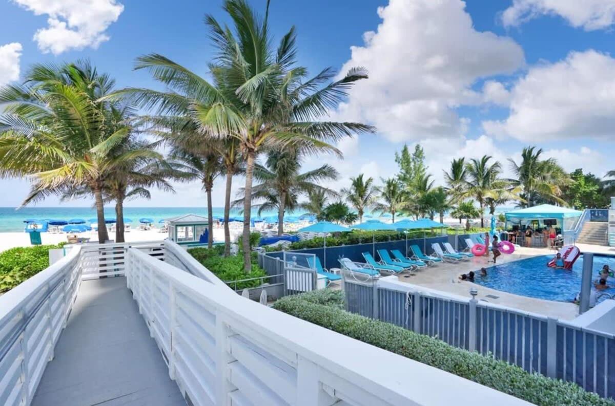 Beachfront Resort Pool Ocean View Balcony ميامي بيتش المظهر الخارجي الصورة